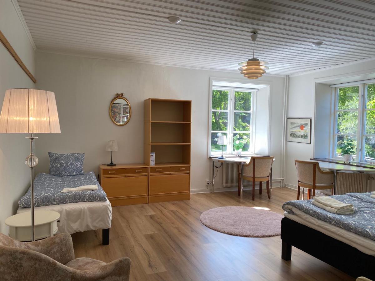 Eds Bruk Basecamp Guest House Edsbruk Bagian luar foto